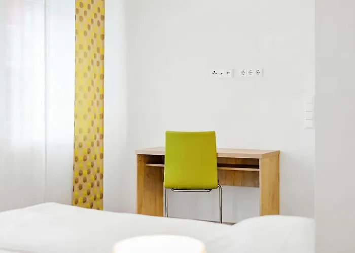 Adapt - Adlershof 4*