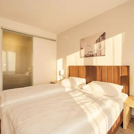 Adapt - Adlershof Apartahotel 4*