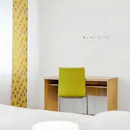 Adapt - Adlershof 4*