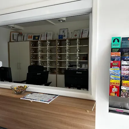 Adapt - Adlershof Lägenhetshotell 4*