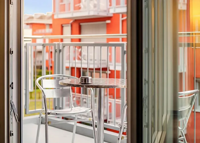 Adapt - Adlershof 4* Berlim