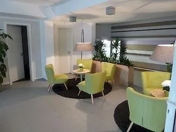 Adapt - Adlershof 4*