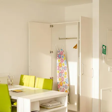 Adapt - Adlershof 4* ברלין