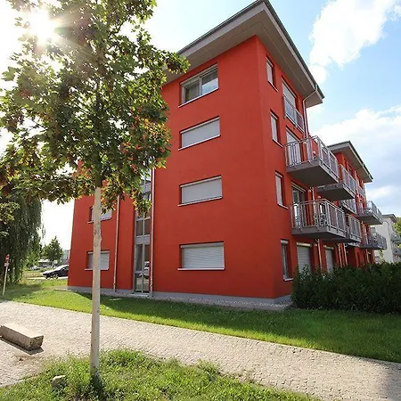 Lägenhetshotell Adapt - Adlershof 4*