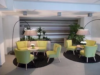 מלון דירות Adapt - Adlershof 4*